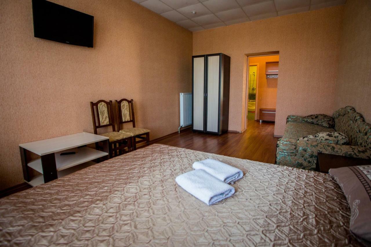 Art Hotel Izmaïl Esterno foto